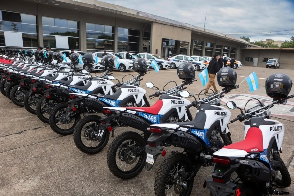 La Polic&iacute;a de Jujuy recibi&oacute; 49 veh&iacute;culos y 30 motocicletas para reforzar tareas de asistencia y prevenci&oacute;n del delito