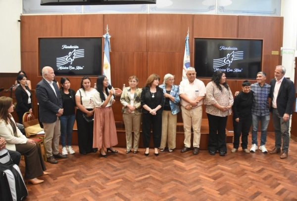 Emotiva jornada en la entrega de declaraciones y resoluciones