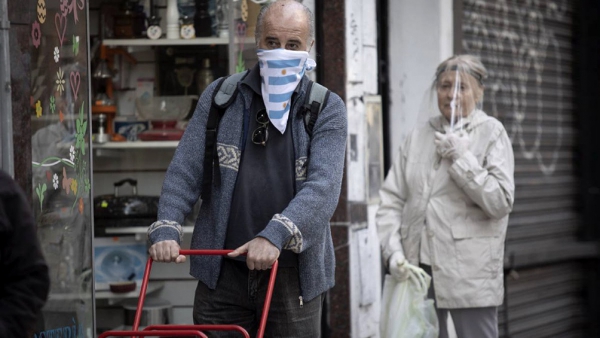 Murieron 165 personas y hubo 6.981 nuevos casos de coronavirus en el pa&iacute;s