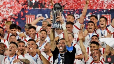 Estudiantes grit&oacute; campe&oacute;n y alcanz&oacute; a V&eacute;lez en el listado general: as&iacute; est&aacute; la tabla hist&oacute;rica de t&iacute;tulos del f&uacute;tbol argentino