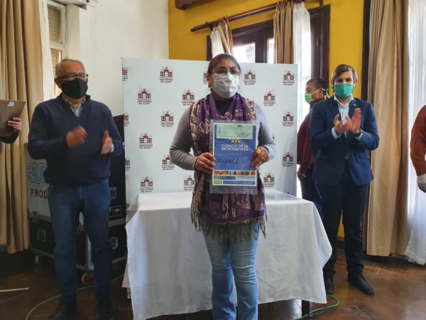 M&aacute;s de 800 mil pesos en cr&eacute;ditos Microsol