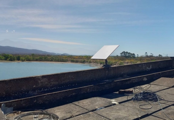Conectividad satelital en los diques del sistema Las Maderas