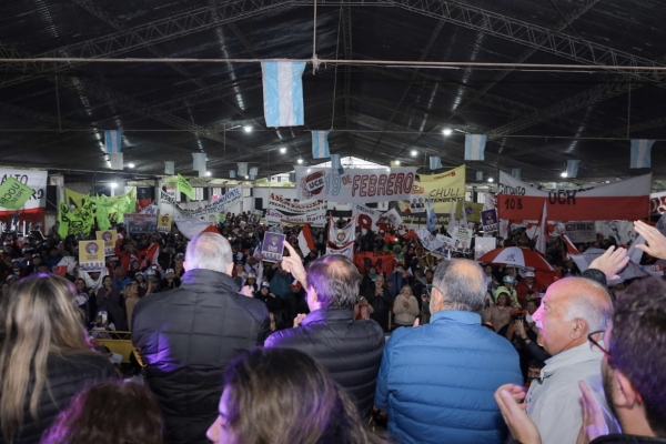 En un acto multitudinario Morales cerr&oacute; la campa&ntilde;a de Cambia Jujuy en capital