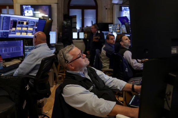 Mercados: cayeron las acciones y rebotaron los bonos argentinos despu&eacute;s del traspi&eacute; electoral del Gobierno
