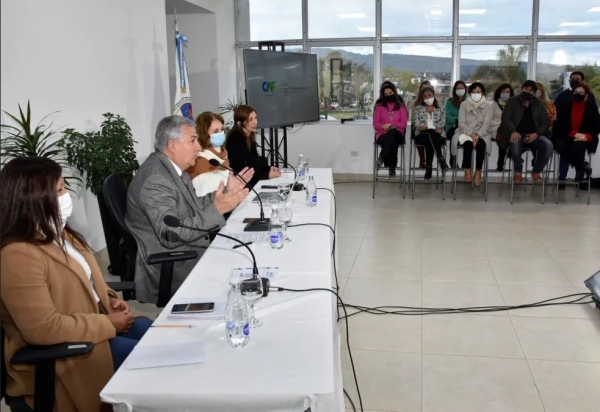 El gobernador abri&oacute; el Ciclo de Formaci&oacute;n Docente Contin&uacute;a