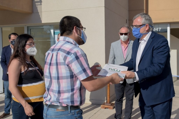 Entregaron departamentos del complejo Torres del Alto