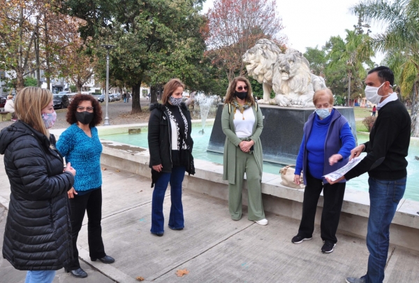 Vuelve la feria "Las manos hacen"