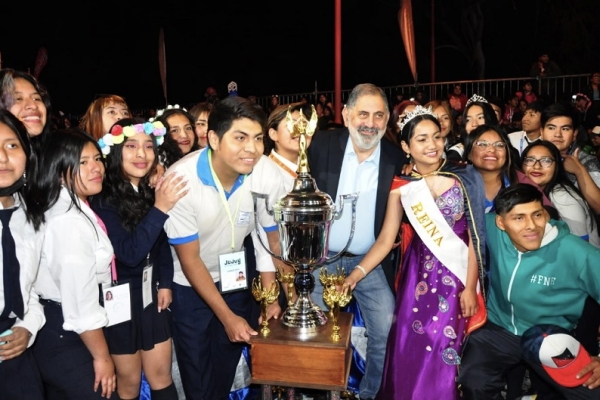 El intendente Jorge particip&oacute; de la entrega de premios en el &uacute;ltimo desfile