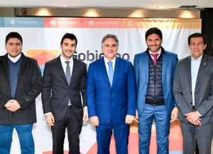 Sadir junto a otros 4 gobernadores integraron un frente electoral