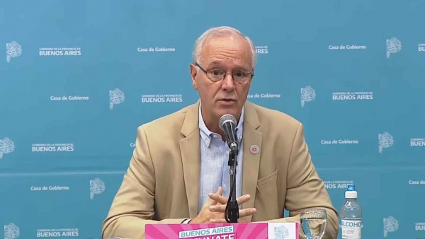 Es "inminente" la aprobaci&oacute;n de las vacunas Moderna y Sinopharm para adolescentes