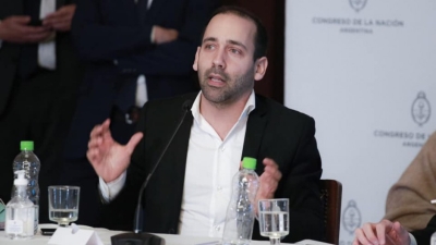 Un diputado de Grabois anunci&oacute; que 30 oficialistas no votar&aacute;n el acuerdo con el FMI