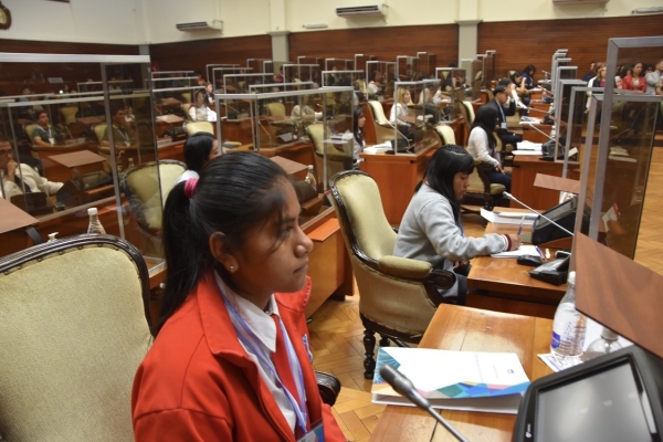 Inici&oacute; el XVIII parlamento juvenil