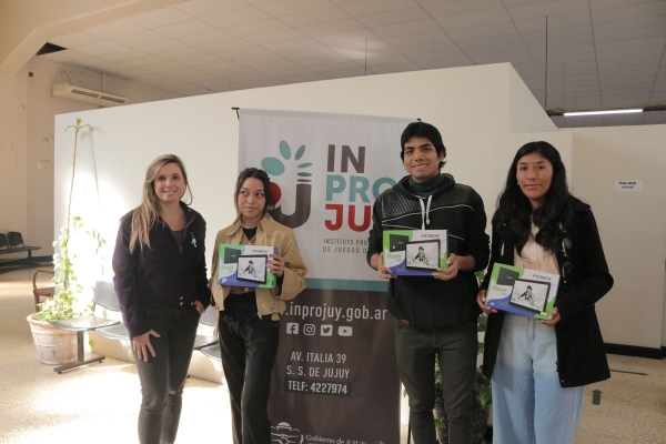 Entrega de premios de concurso literario