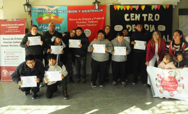 &ldquo;Sembrando Conciencia&rdquo; sum&oacute; capacitaci&oacute;n y pr&aacute;cticas formativas para j&oacute;venes de Todos Juntos
