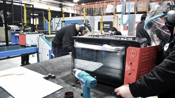 La actividad industrial subi&oacute; 3,6% interanual en marzo y la construcci&oacute;n 1,9%