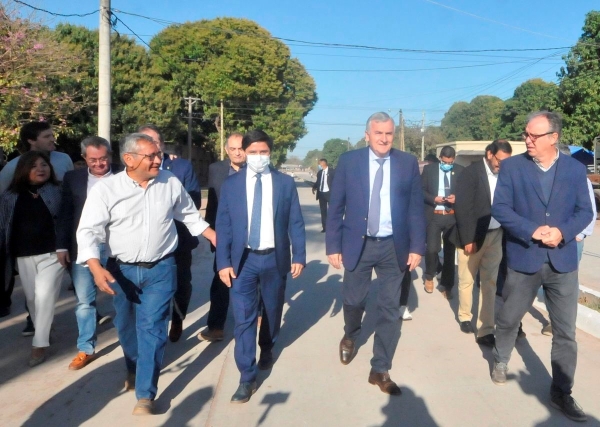 El Gobernador dej&oacute; inaugurada la avenida Formosa de Caimancito