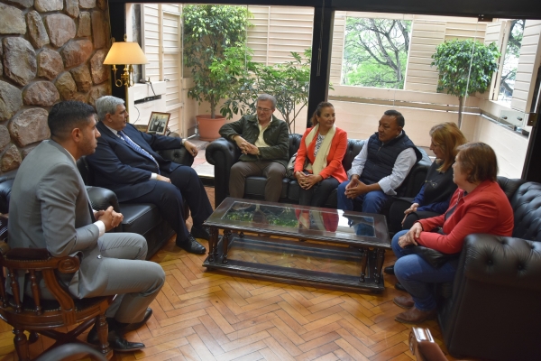 EL VICEGOBERNADOR RECIBI&Oacute; LA VISITA DE DIRIGENTES DE LA UNI&Oacute;N ARGENTINA DE TRABAJADORES RURALES Y ESTIBADORES&nbsp; &nbsp;&nbsp;&nbsp;&nbsp;