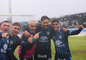 El “Lobo” volvió al triunfo y es puntero