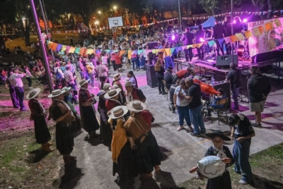 &ldquo;Serenata a las Madres&rdquo; en B&deg; Cuyaya