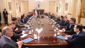 El Gobierno cit&oacute; a todos los gobernadores para discutir el viernes la nueva ley &Oacute;mnibus y el pacto fiscal