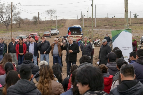 147 FAMILIAS SON DUE&Ntilde;AS DE SUS LOTES