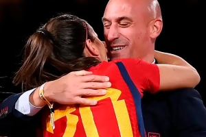 Proponen juzgar a Rubiales por el beso no consentido a la futbolista Hermoso