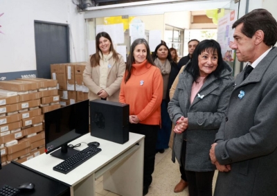 Equipamiento inform&aacute;tico a Secretar&iacute;a de Ni&ntilde;ez, Adolescencia y Familia