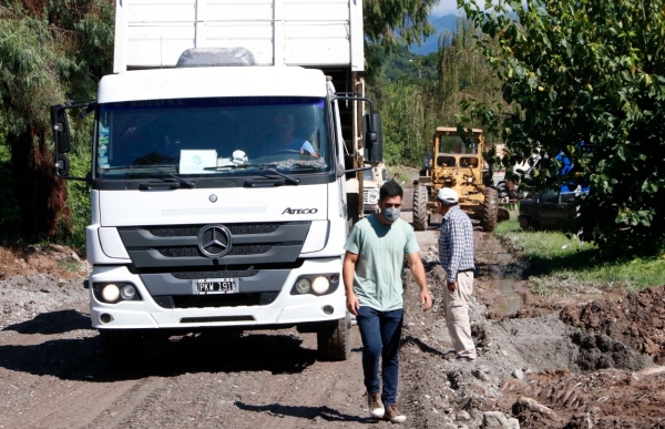 Limpian napas y calles en asentamientos de Reyes