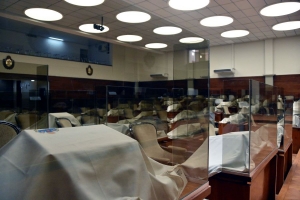 Legislatura bajo un "control" sanitario