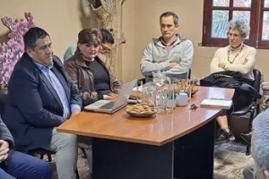 Forestales y el Consorcio del Fuego recibieron la nueva Constituci&oacute;n