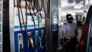 YPF aument&oacute; los combustibles un 9%