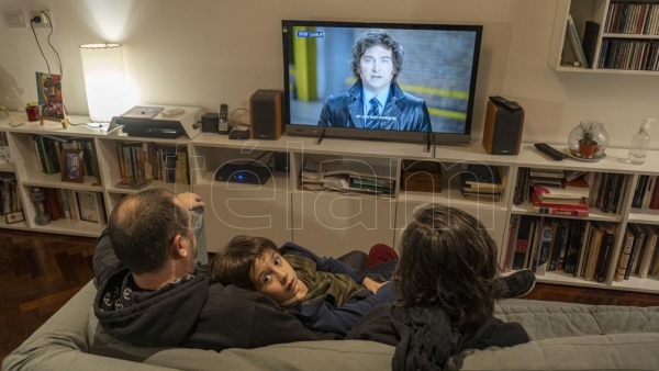 La discusi&oacute;n sobre la incorporaci&oacute;n de Milei abri&oacute; una grieta en JxC