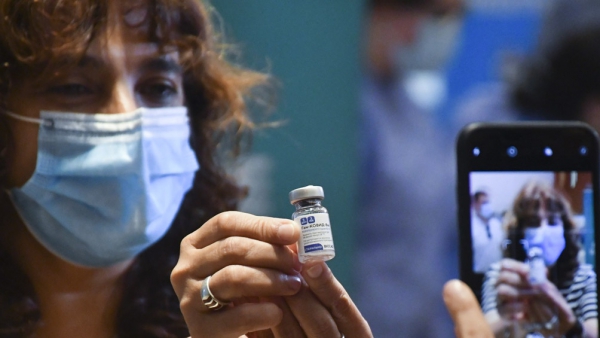 Salud inform&oacute; que las reacciones a la Sputnik V "son leves y est&aacute;n dentro de los par&aacute;metros normales"