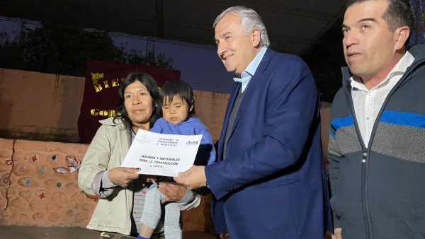 El Piquete. Entregaron materiales y herramientas de construcci&oacute;n