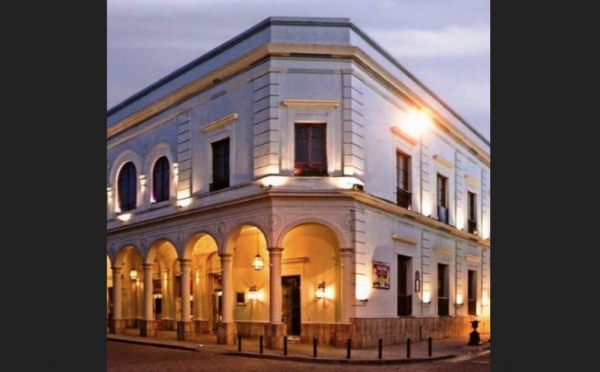 Agosto se despide a puro arte en el Teatro Mitre