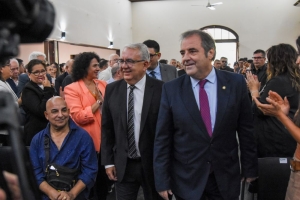 Bernis acompa&ntilde;o a Bravo en su apertura de sesiones