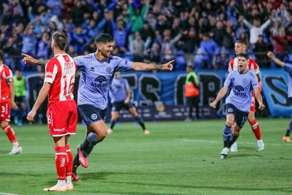 Belgrano se ilusiona con una goleada y hundi&oacute; m&aacute;s a Uni&oacute;n