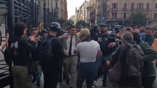 ADEPA repudi&oacute; las agresiones a periodistas durante los incidentes en el Congreso