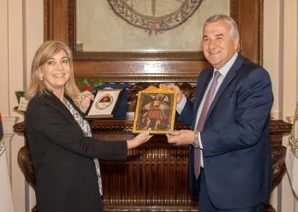Para el Gobernador el libro "Tierra ardiente" es un gran aporte a la historia de Jujuy