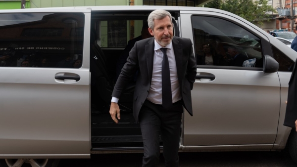 Los gobernadores negociaron con Milei la restituci&oacute;n de Ganancias y dan de baja las privatizaciones