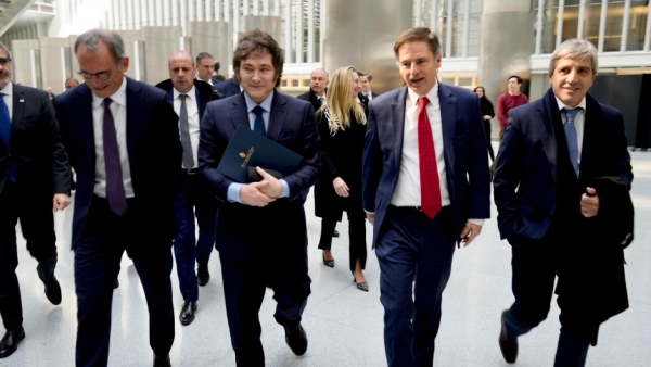 Maniobra de Milei para aprobar por decreto el acuerdo con el FMI