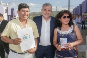 50 FAMILIAS DE ADEP RECIBIERON SUS NUEVAS VIVIENDAS