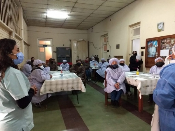 Profundizan protocolos de bioseguridad en Hogares de Abuelos