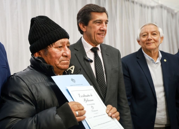 Sadir entreg&oacute; escrituras de propiedad a 176 familias de Perico