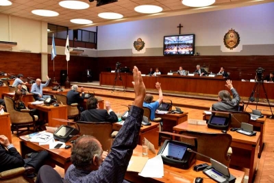 EL PRESUPUESTO 2020 TOM&Oacute; ESTADO PARLAMENTARIO