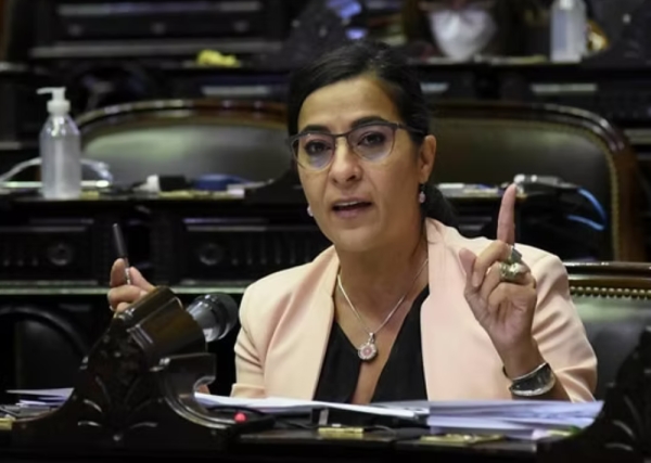 El voto de Mois&eacute;s a favor del presupuesto y el ajuste en educaci&oacute;n reaviv&oacute; la interna peronista