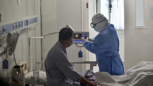 Murieron 251 personas y 12.105 fueron reportadas con coronavirus
