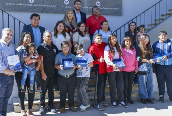 Nataci&oacute;n Paral&iacute;mpica: Reconocimiento a la Fundaci&oacute;n &ldquo;Los Ping&uuml;inos&rdquo;