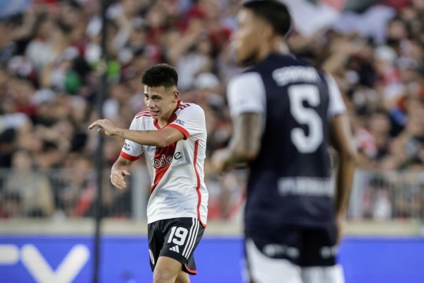 Las emociones cruzadas de Echeverri por su primer gol en River