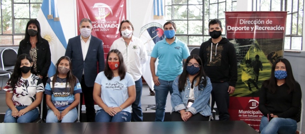 Torneo de rugby femenino en el marco del D&iacute;a Internacional de la Mujer